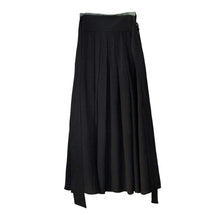 Load image into Gallery viewer, Women's Hakama Japanese Traditional Kimono Flower White Jacket Black Pants 160cm